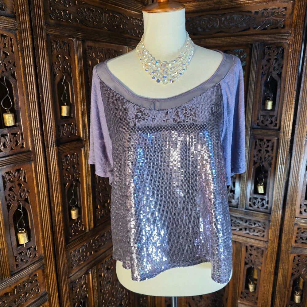 ✨🤍 Vintage Love Fire Silver Sequin Blouse — Size Small 🤍✨